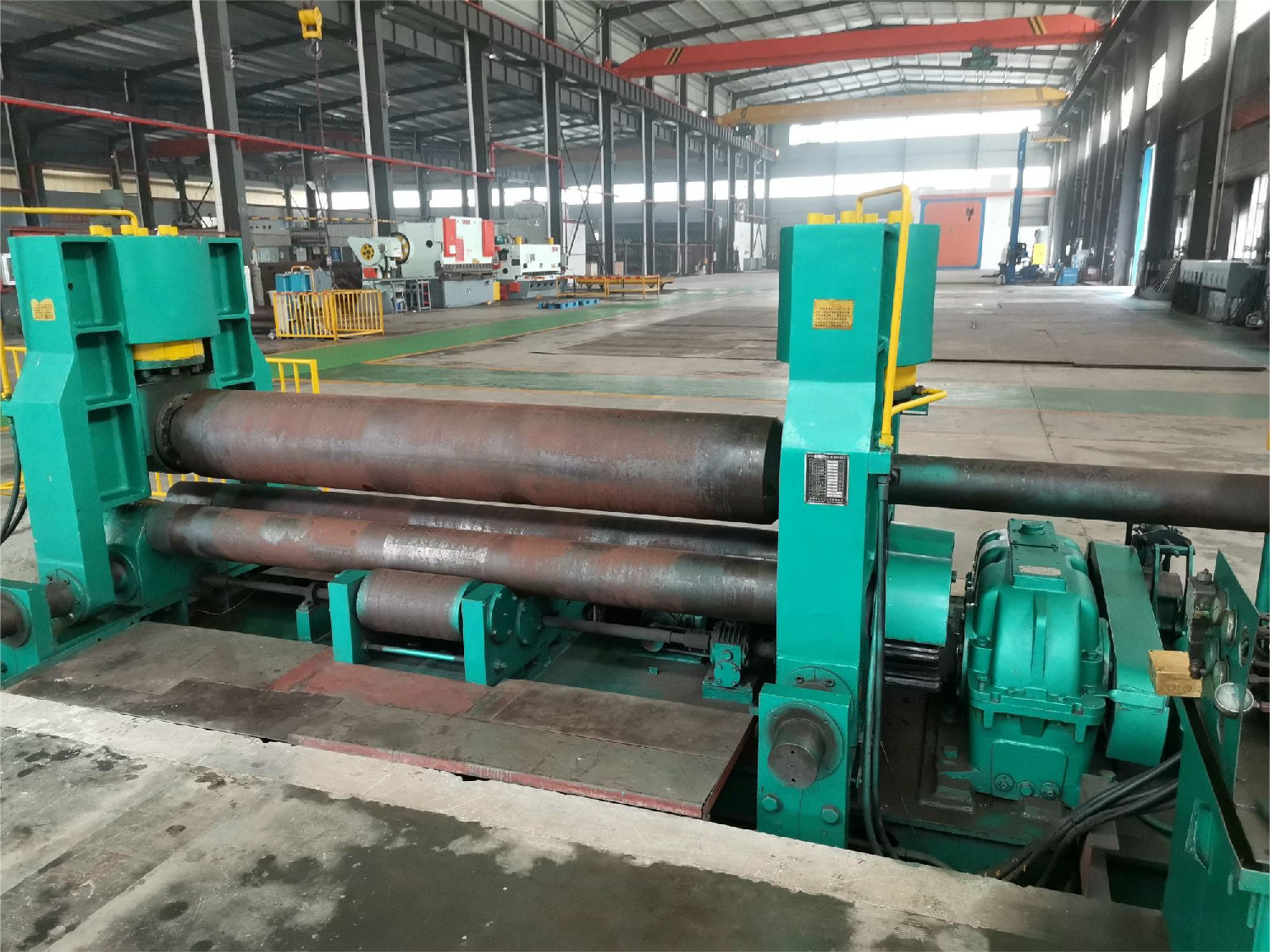 數(shù)顯上輥萬能式卷板機